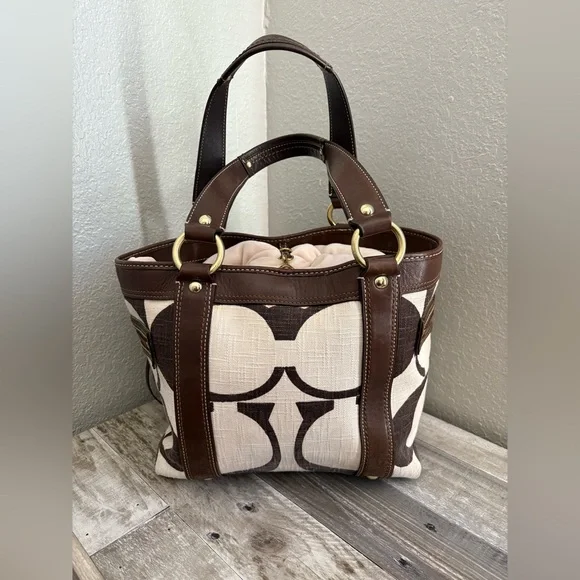 Coach Brown and Cream Shoulder Bag - Picture 2 of 16